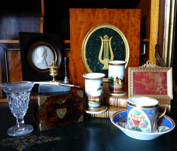 Miniature chinoiserie à suspendre ou poser - bronze et laque dans le goût de la Chine - vers 1900