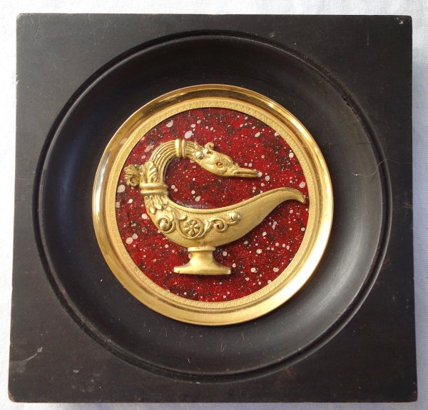 Miniature Lampe à l'antique, souvenir du Grand Tour, bronze doré au mercure sur fond porphyre