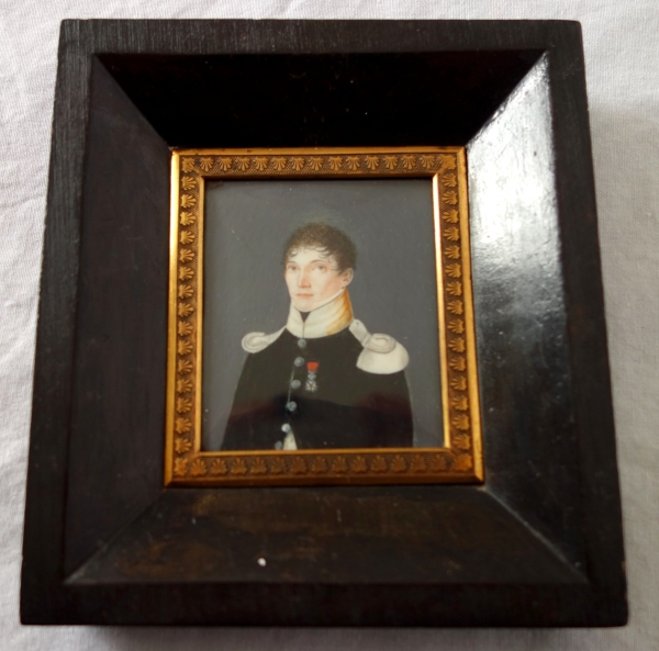 Portrait miniature d'un officier de chasseurs à pieds d'époque Premier Empire