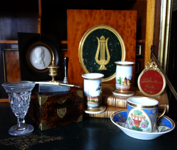 Miniature chinoiserie à suspendre ou poser - bronze et laque dans le goût de la Chine - vers 1900