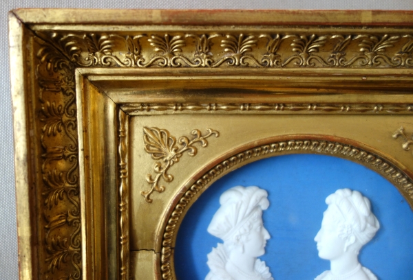 Sevres : biscuit portraits of Duchess of Angouleme and Duchess of Berry in the style of Wedgwood