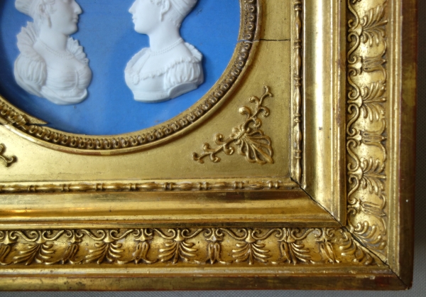Sevres : biscuit portraits of Duchess of Angouleme and Duchess of Berry in the style of Wedgwood