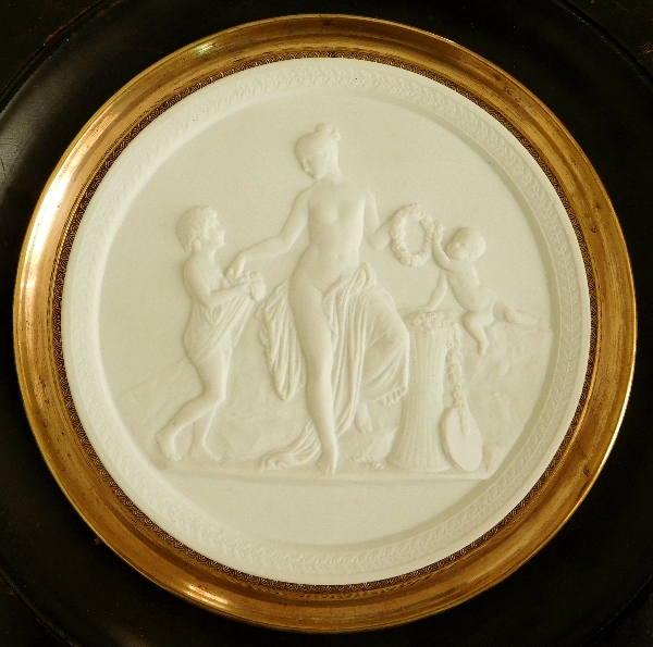Large porcelain biscuit medallion : Diane's bath, 19th century