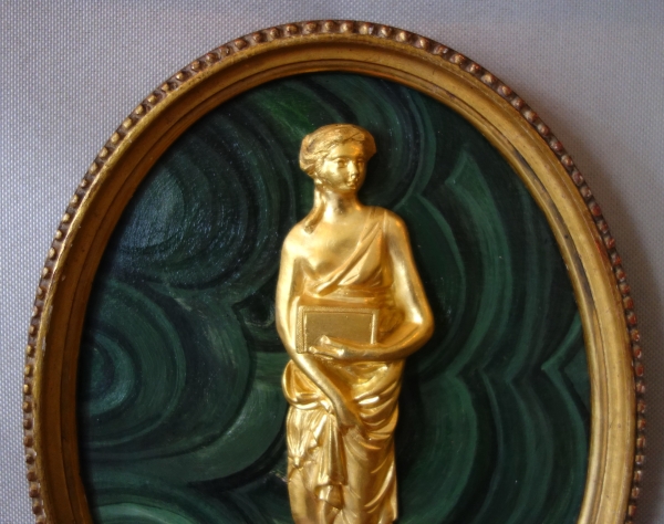 Grande miniature vestale 23cm, souvenir du Grand Tour, bronze doré au mercure sur fond malachite