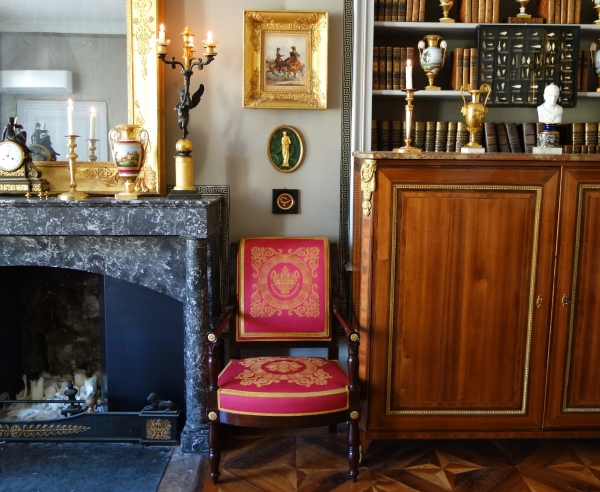 Grande miniature vestale 23cm, souvenir du Grand Tour, bronze doré au mercure sur fond malachite