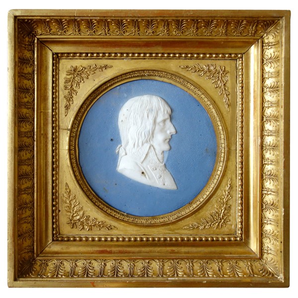 Emperor Napoleon Ier profile porcelain medallion : polychrome biscuit set into a gilt wood frame