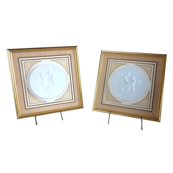 Manufacture de Sèvres : paire de miniatures en biscuit - La leçon à l'amour et la leçon de l'amour d'après Boizot