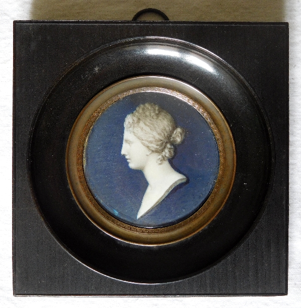 Paire de miniatures, camées en trompe l'oeil de bustes à l'antique, époque Empire