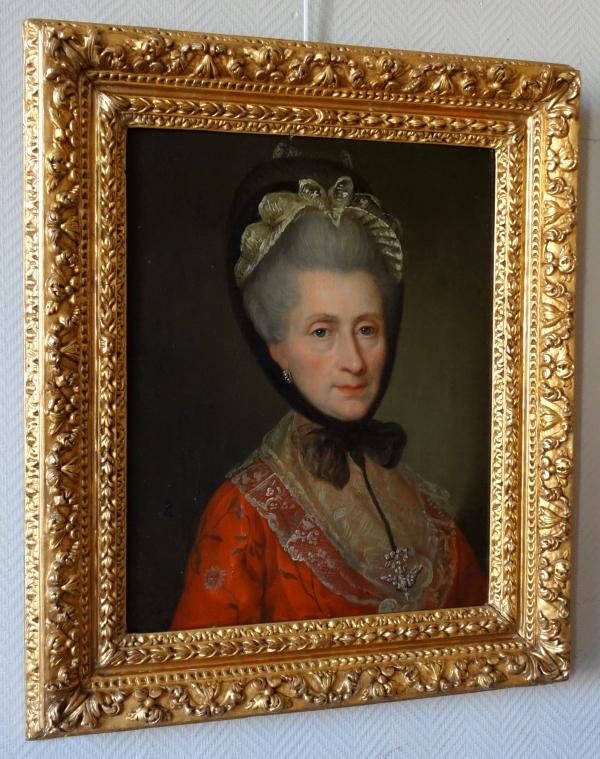 Paire de portraits d'aristocrates d'époque Louis XV - huiles sur toile XVIIIe siècle