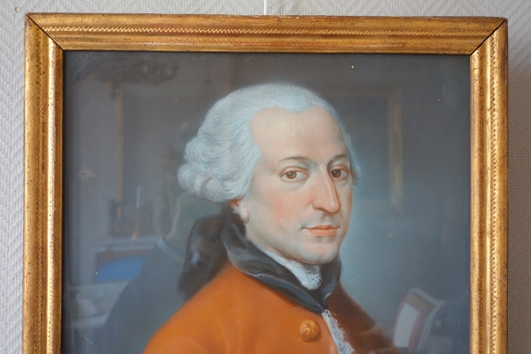 Portrait de gentilhomme à la veste rouge, époque Louis XVI - pastel