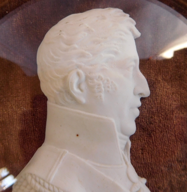 Portrait miniature de Charles X Roi de France en biscuit de Sèvres, époque Restauration