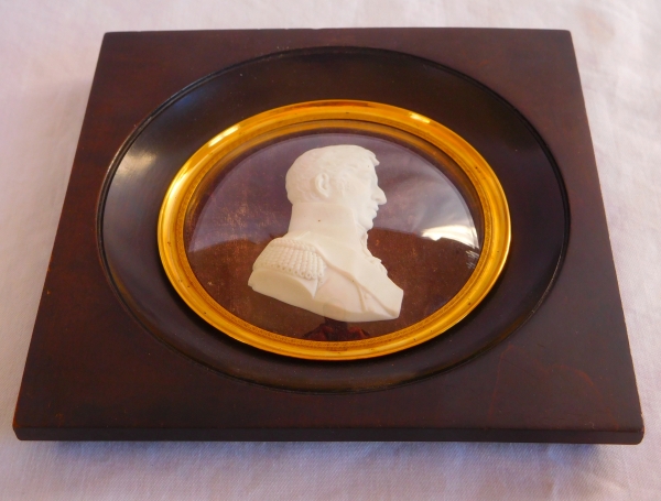 Portrait miniature de Charles X Roi de France en biscuit de Sèvres, époque Restauration