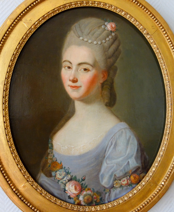 Ecole française du XVIIIe siècle, portrait de la Comtesse du Barry en Flore, huile sur toile, cadre estampillé