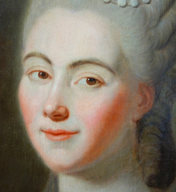 Ecole française du XVIIIe siècle, portrait de la Comtesse du Barry en Flore, huile sur toile, cadre estampillé