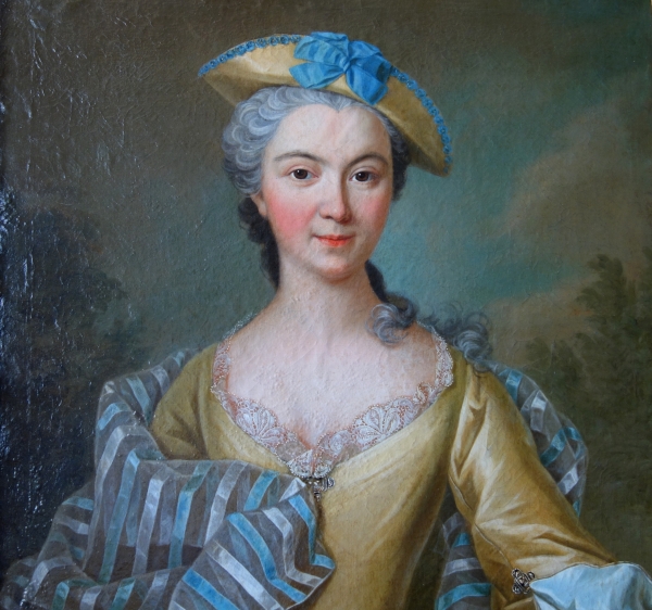 Ecole Française du XVIIIe siècle, entourage de Nattier : portrait de dame dans son cadre d'origine - époque Louis XV