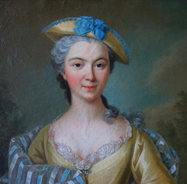 Ecole Française du XVIIIe siècle, entourage de Nattier : portrait de dame dans son cadre d'origine - époque Louis XV