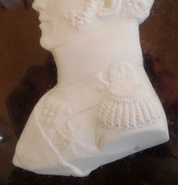 Portrait miniature du Duc d'Angoulême - Louis XIX en biscuit de Sèvres, époque Restauration