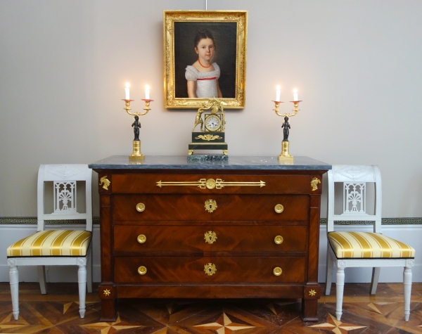 Ecole Française du début XIXe siècle, portrait de petite fille au collier de corail - époque Empire