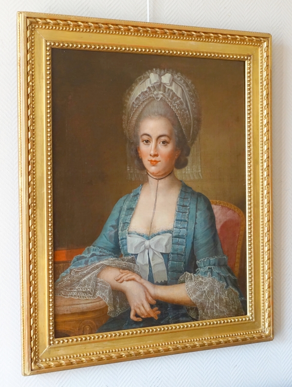 Ecole Française du XVIIIe siècle : grand portrait de dame aristocrate d'époque Louis XVI