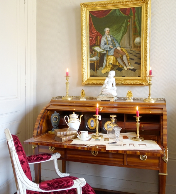 Portrait d'apparat, gentilhomme à talons rouges dans son cabinet - époque Louis XV - 90cm x 75,5cm