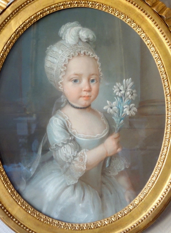 Ecole Française du XVIIIe siècle, portrait pastel de Madame Royale, Marie Thérèse Charlotte de France