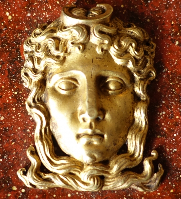 Portrait miniature de Diane, souvenir du Grand Tour, bronze doré sur fond porphyre