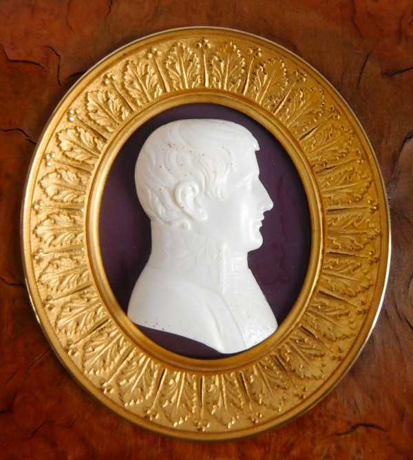 Empire sculpted ivory miniature featuring Napoleon Bonaparte, early 19th century