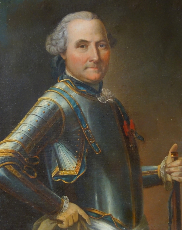 Portrait d'Officier Général d'époque Louis XV dans son cadre d'origine en bois sculpté et doré