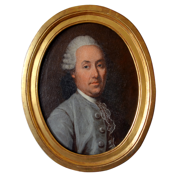 Ecole Française du XVIIIe siècle, portrait ovale de gentilhomme, époque Louis XVI