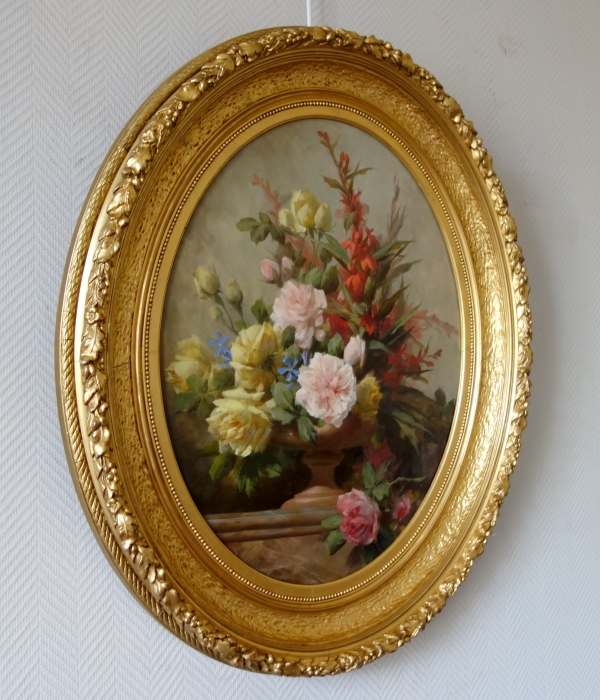 Ecole Française du XIXe siècle : tableau de fleurs, huile sur toile dans un cadre ovale vers 1880