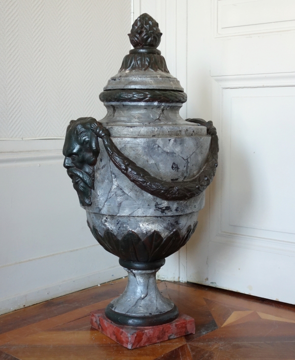 Detail — Tall cast iron vase / urn marble-style and bronze-style patinated, Louis XVI style - 79cm