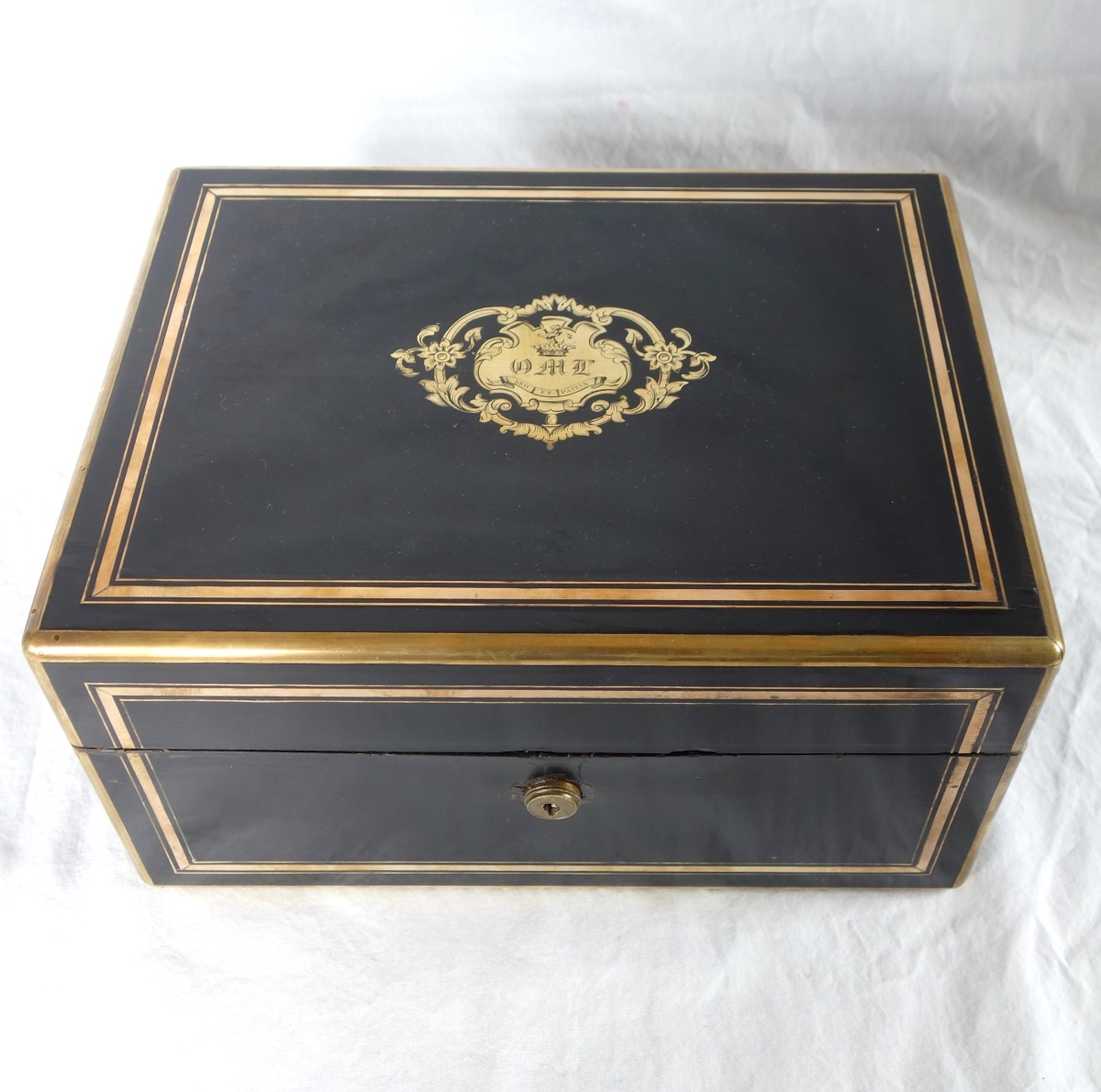Detail — Large ebony jewelry box, crown of count - 19th century circa 1850