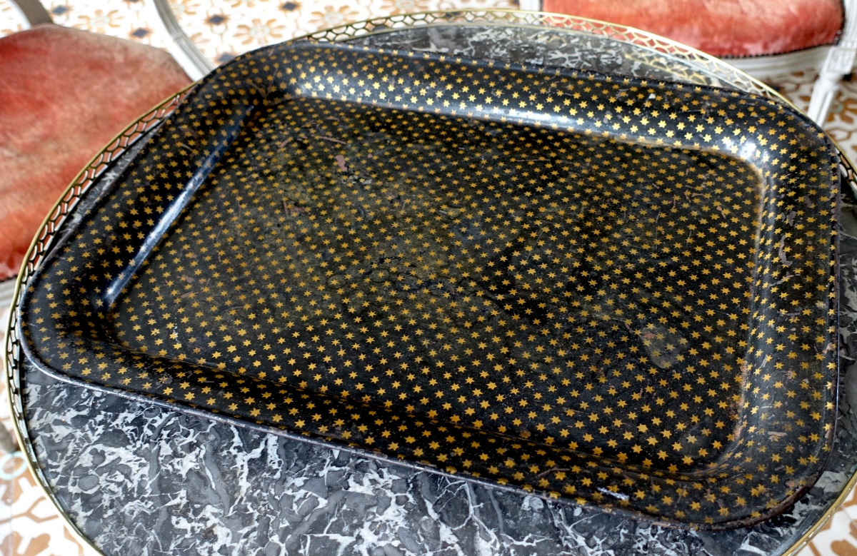 Detail — Large Napoleon III lacquered black sheet metal tray, gilt stars patterns - 55cm x 42cm