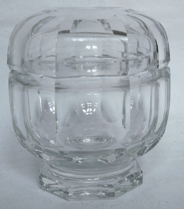 Détail — Boîte à poudre en cristal de Baccarat modèle Malmaison - 13cm - signé