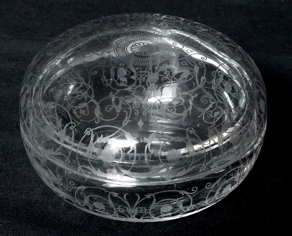 Detail — Baccarat crystal powder box or candy box, Michelangelo pattern