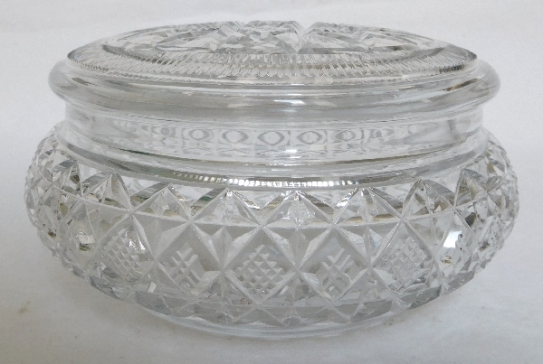 Détail — Bonbonnière en cristal de Baccarat richement taillé, Etiquette papier