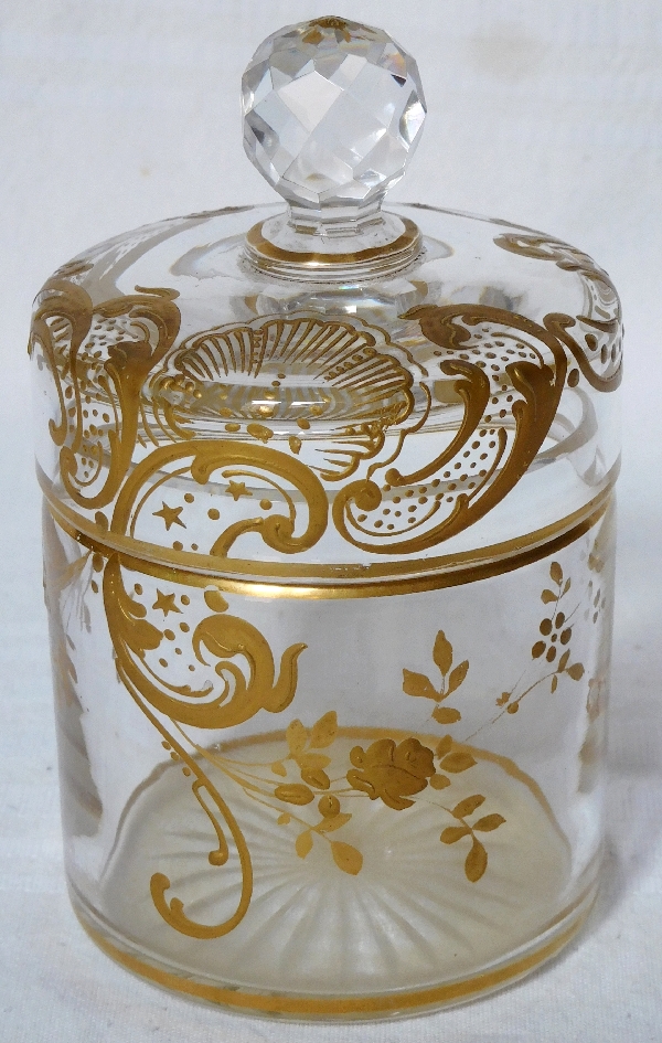 Détail — Boîte à poudre en cristal de Baccarat, modèle Louis XV rehaussé à l'or fin - grand format