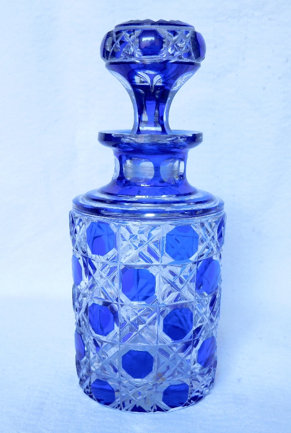 Detail — Baccarat overlay crystal small perfume bottle, Diamants Pierreries pattern, blue overlay crystal