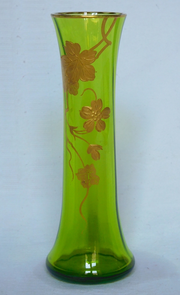 Détail — Vase soliflore en cristal de Baccarat vert doré à l'or fin