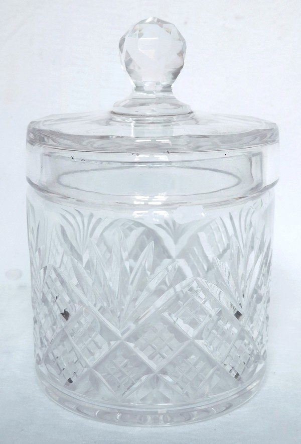 Détail — Grande boîte à poudre en cristal de Baccarat, cristal taillé à palmettes, modèle Douai