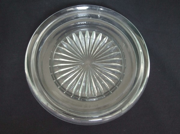 Détail — Dessous de bouteille en cristal de Baccarat signé