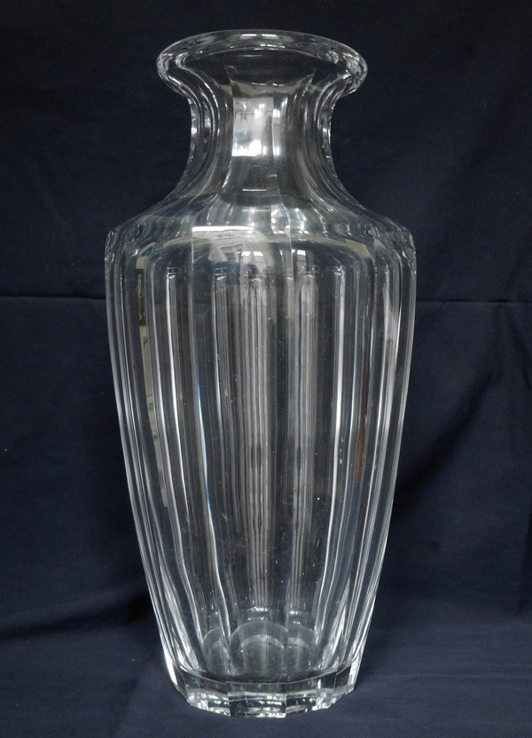 Détail — Spectaculaire vase en cristal de Baccarat taillé, modèle Malmaison - 40cm
