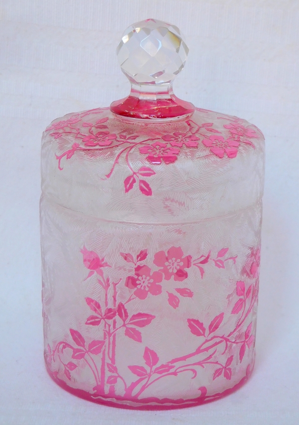 Detail — Baccarat crystal powder box, Eglantier pattern, pink overlay crystal