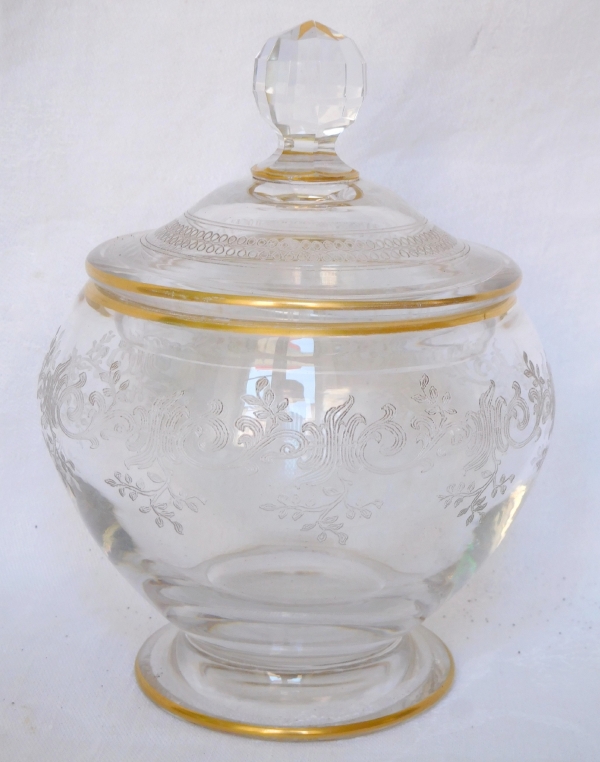 Détail — Sucrier en cristal de Baccarat, modèle Sévigné rehaussé à l'or fin