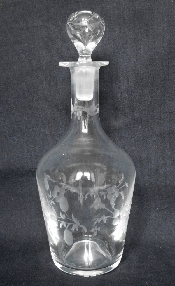 Détail — Carafe à liqueur en cristal gravé d'époque fin XIXe