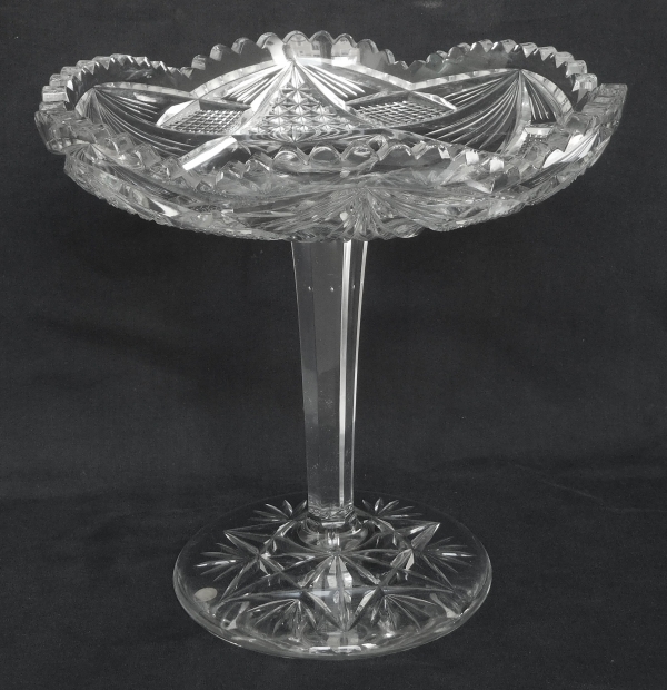 Détail — Coupe à bonbons en cristal de Baccarat taillé, époque 1900, étiquette papier