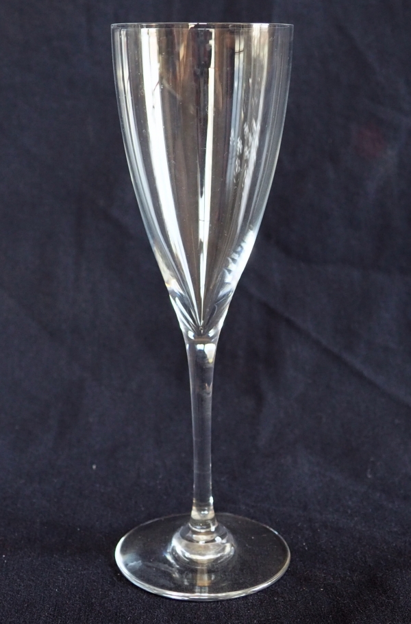 Détail — Petite fûte à champagne en cristal de Baccarat, modèle Dom Perignon - 16,9cm - signée