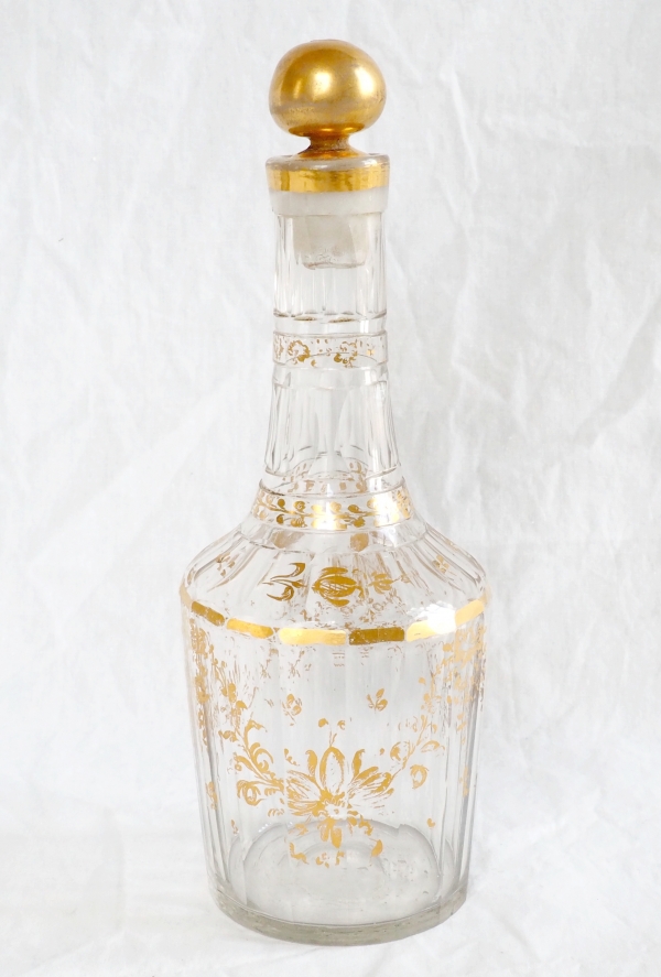 Détail — Carafe d'époque Louis XVI en verre taillé et doré - XVIIIe siècle