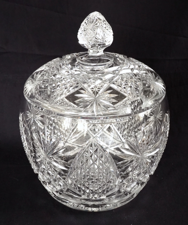Détail — Grand bol à punch en cristal de Baccarat taillé, début XXe siècle