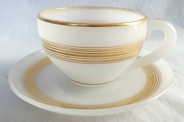 Detail — Baccarat - white opaline hot chocolate cup enhanced with fine gold - circa 1850
